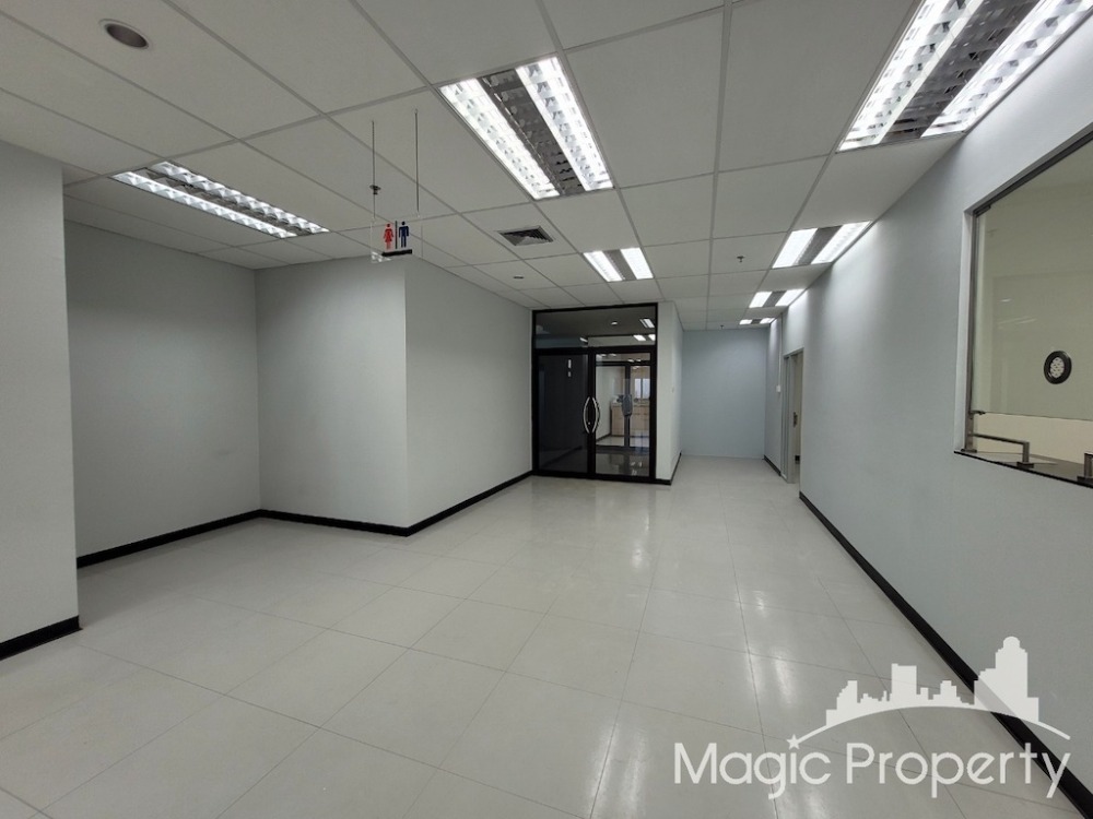 Office Space For Rent in RS Tower Ratchadaphisek Road, Din Daeng, Bangkok. Office Space For Rent in RS Tower Ratchadaphisek Road, Din Daeng, Bangkok.