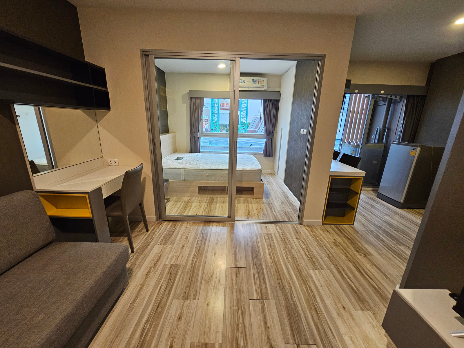 Urgently Sell Plus Condo Ayutthaya Park with Full Furnishes and Appliances