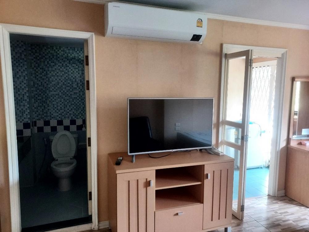Lumpini Place Sathorn-Suanplu, Suanplu Soi 8, South Sathorn Road, can walk to Lumpini BTS station, size 31 sq m., the rents by himself, cheap price. Lumpini Place Sathorn-Suanplu, Suanplu Soi 8, South Sathorn Road, can walk to Lumpini BTS station, size 31 sq m., the rents by himself, cheap price.