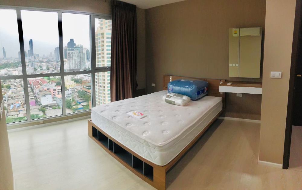 ให้เช่าห้องใจกลางสาทร คอนโดริทึ่มสาทรนราธิวาส 61 ตรม 2 bed 2 bath ห้องหัวมุม  เดือนละ 26,000 บาท!!! (งดต่อนะคะ) ติดต่อ 0954935293 () ไม่รับagent/ไม่รับทำการตลาดค่ะ