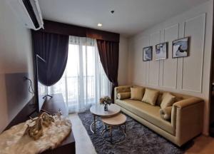 For rent Life One Wireless corner unit high floor