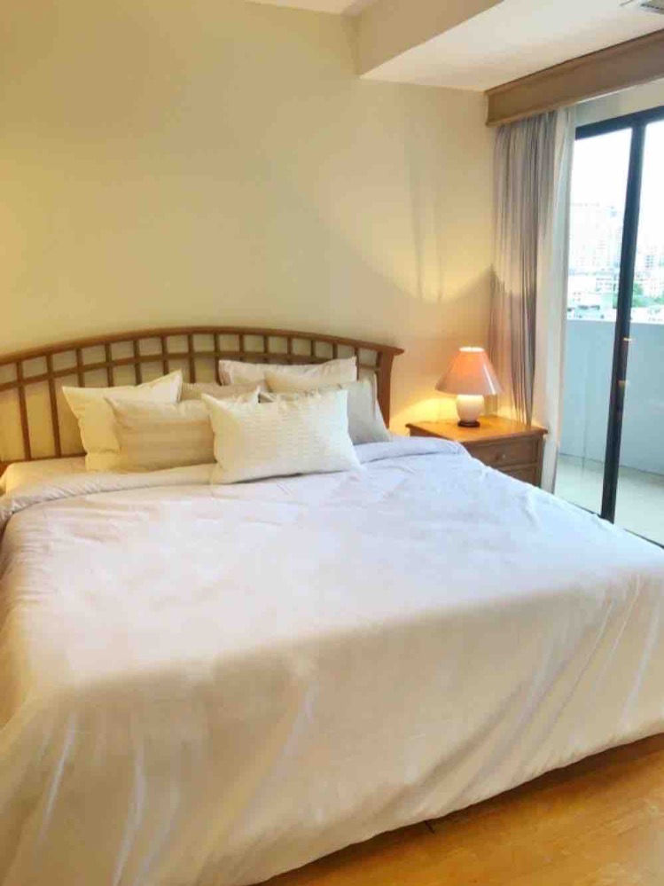 Family unit for rent with hugh space Fifty Five Thonglor condo 3 bedrooms Family unit for rent with hugh space Fifty Five Thonglor condo 3 bedrooms