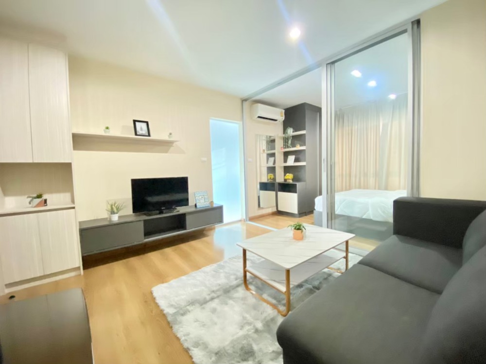 Condo for rent, Hall mark Chaengwattana 17, size 29 sqm., Building B, 3rd floor, corner room, quiet Opposite Central Chaengtana On the main road, easy to get in and out, ready to move in!!! Condo for rent, Hall mark Chaengwattana 17, size 29 sqm., Building B, 3rd floor, corner room, quiet Opposite Central Chaengtana On the main road, easy to get in and out, ready to move in!!!