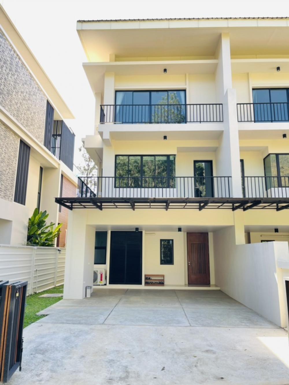 For Sales Big Detached House, 1st hand, 3 floors, 71 sq m., 3 bedrooms, 4 bathrooms, ready to live in Khao Yai.