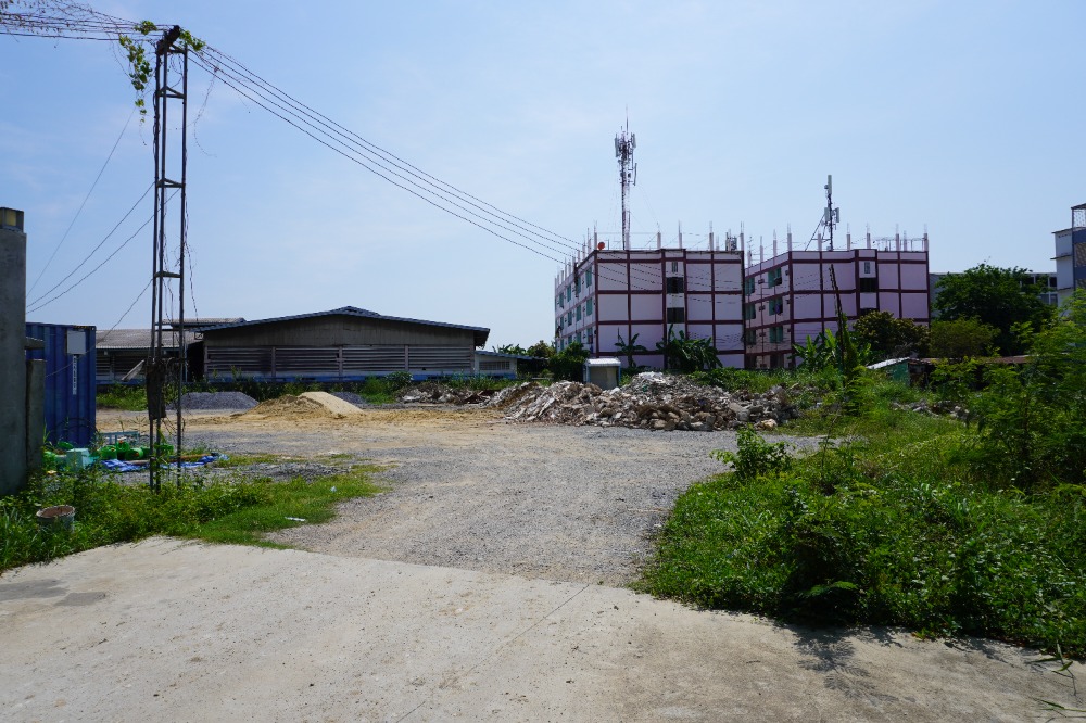 Land for sale on main bangkae road. Area 4-0-1.5 rai Land for sale on main bangkae road. Area 4-0-1.5 rai