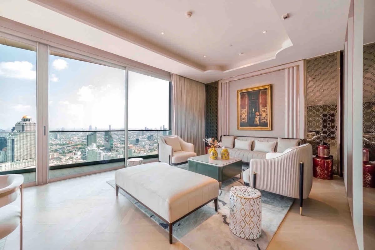 SELLING  / RENTAL : PENHOUSE at The Residence Mandarin Oriental Luxurious Fully Furnished •6 bedroom 9 bathroom with maid quater•2 Western Kitchens and 2 Thai kitchens•3 Sperated Private lifts lobby (Total 6 lifts for residents and 1 for maid) direct