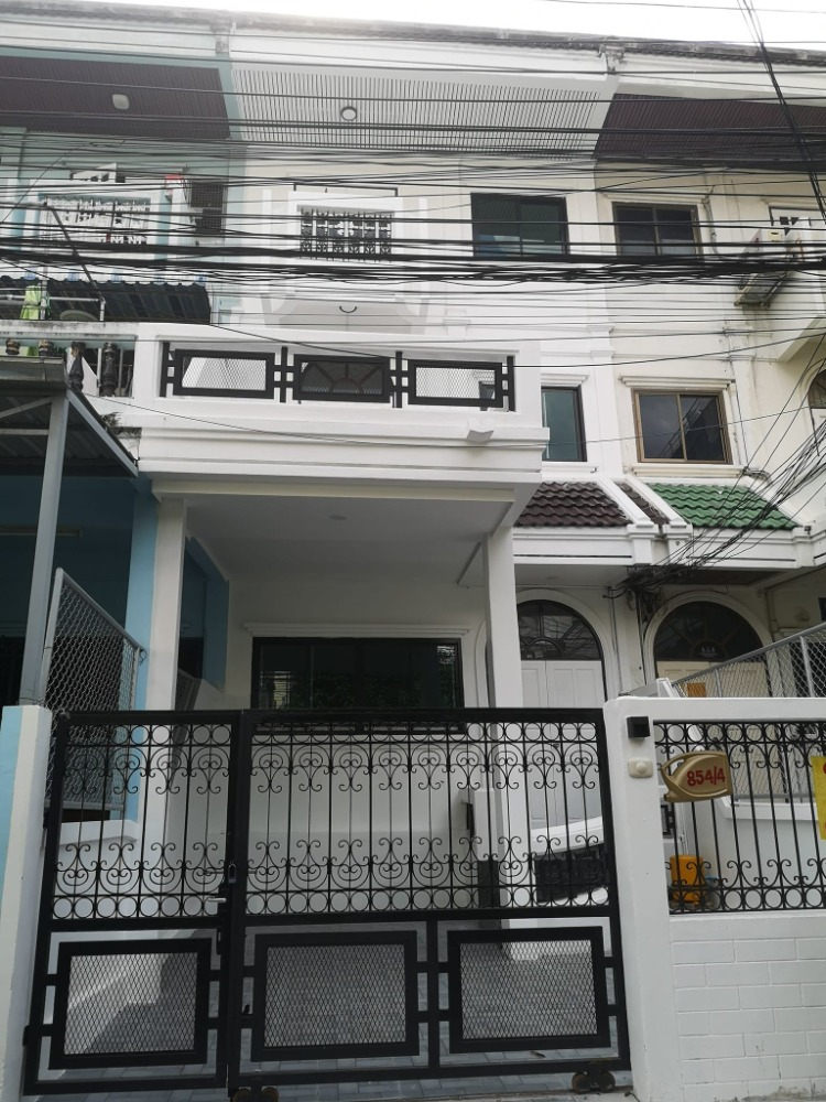 Townhome Ratchadapisek Road 3 (behind the Chinese Embassy) / 2 bedrooms (FOR SALE), Townhome at Ratchadapisek 3 / 2 Bedrooms (FOR SALE) NUB449