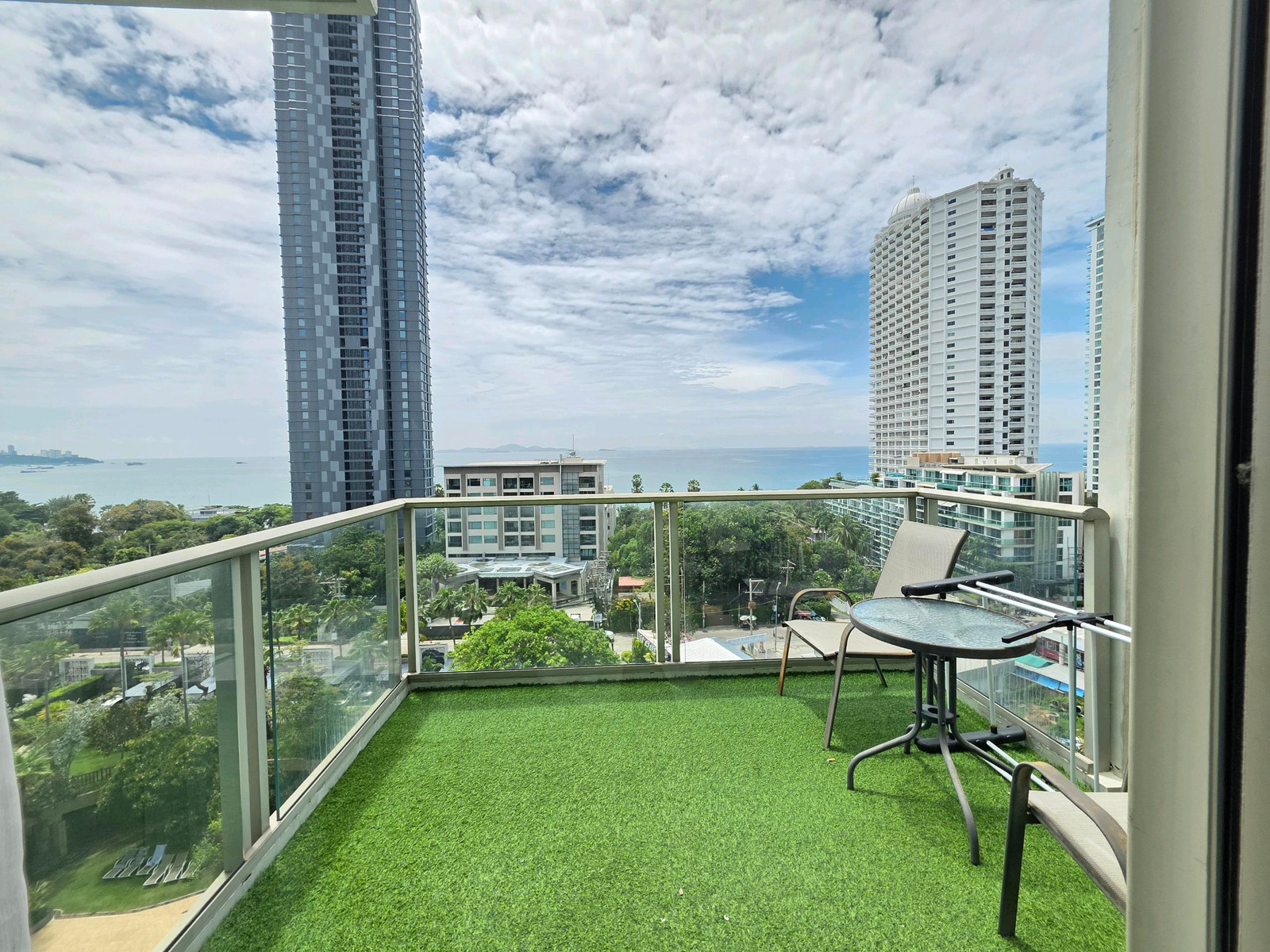 For Rent Sea view 50 sqm. Riviera Wongamat