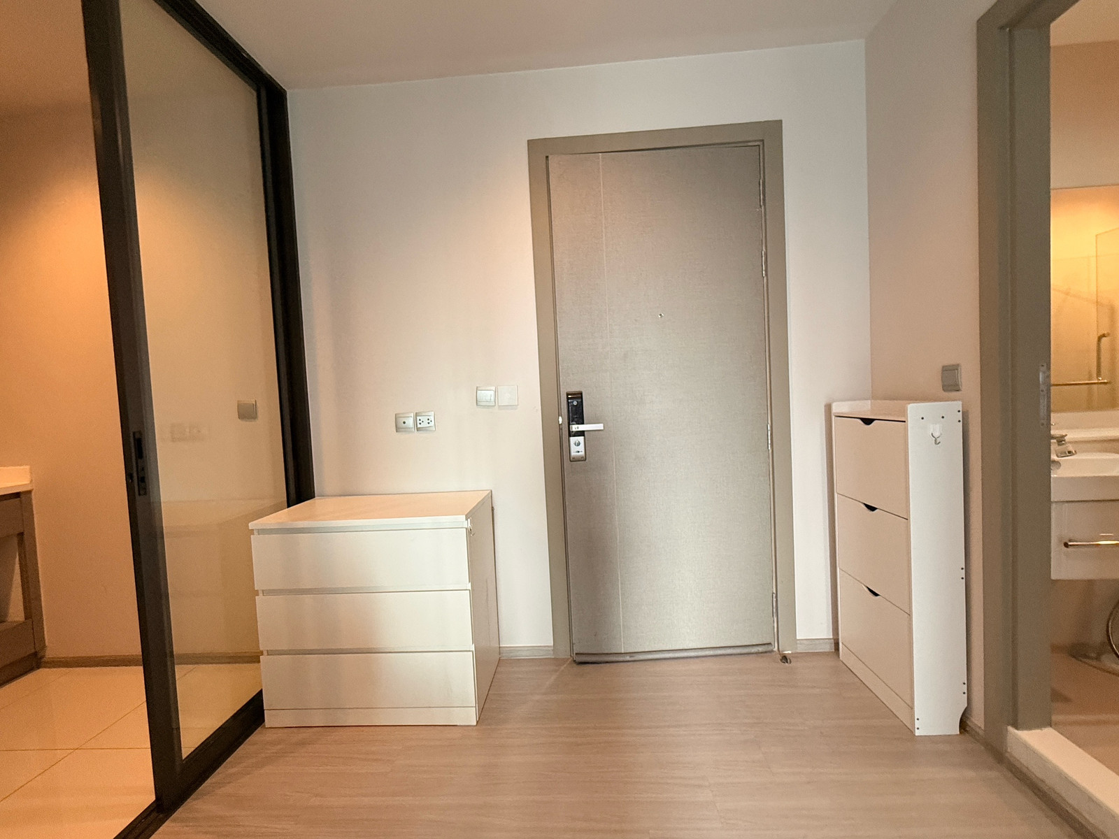 Life Asoke Rama 9 near mrt Rama 9 for rent 1 bed plus 35 sqm. High floor Life Asoke Rama 9 near mrt Rama 9 for rent 1 bed plus 35 sqm. High floor