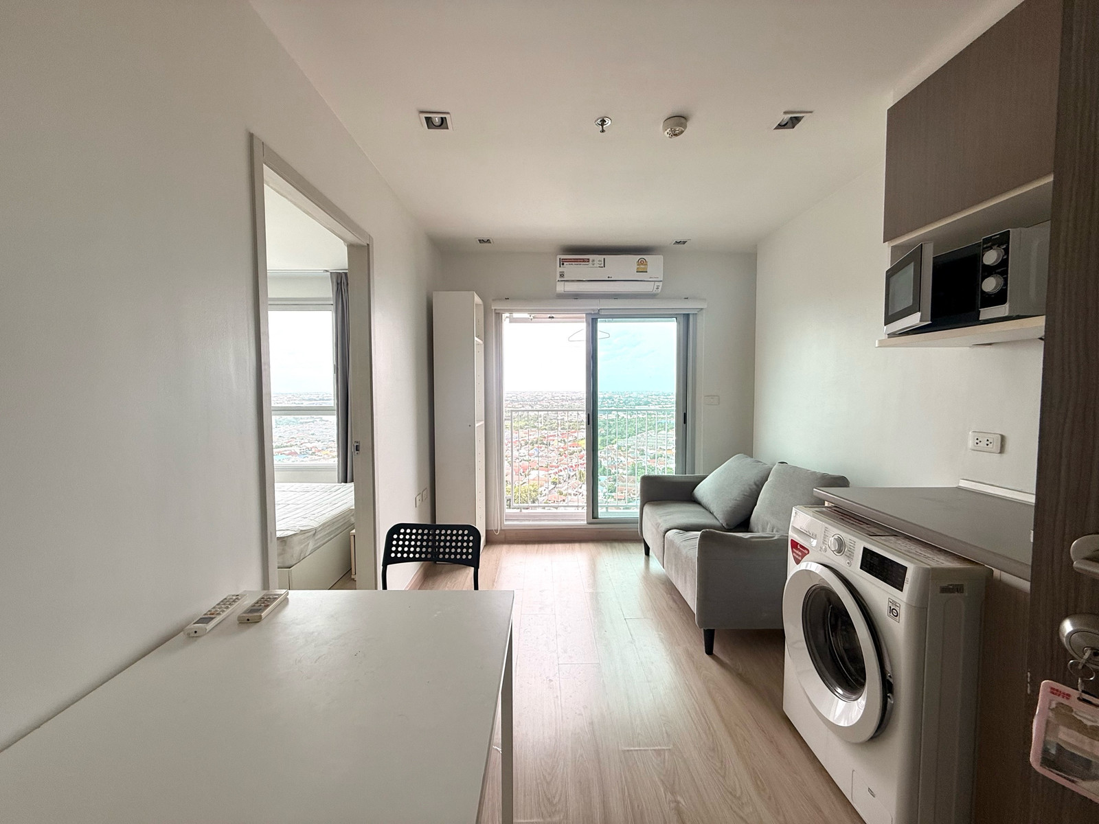 For rent‼️Casa Condo @MRT Sam Yaek Bang Yai, studio room, 33rd floor, size 21 sq m, electrical appliances. The rent includes common areas and parking. For rent‼️Casa Condo @MRT Sam Yaek Bang Yai, studio room, 33rd floor, size 21 sq m, electrical appliances. The rent includes common areas and parking.