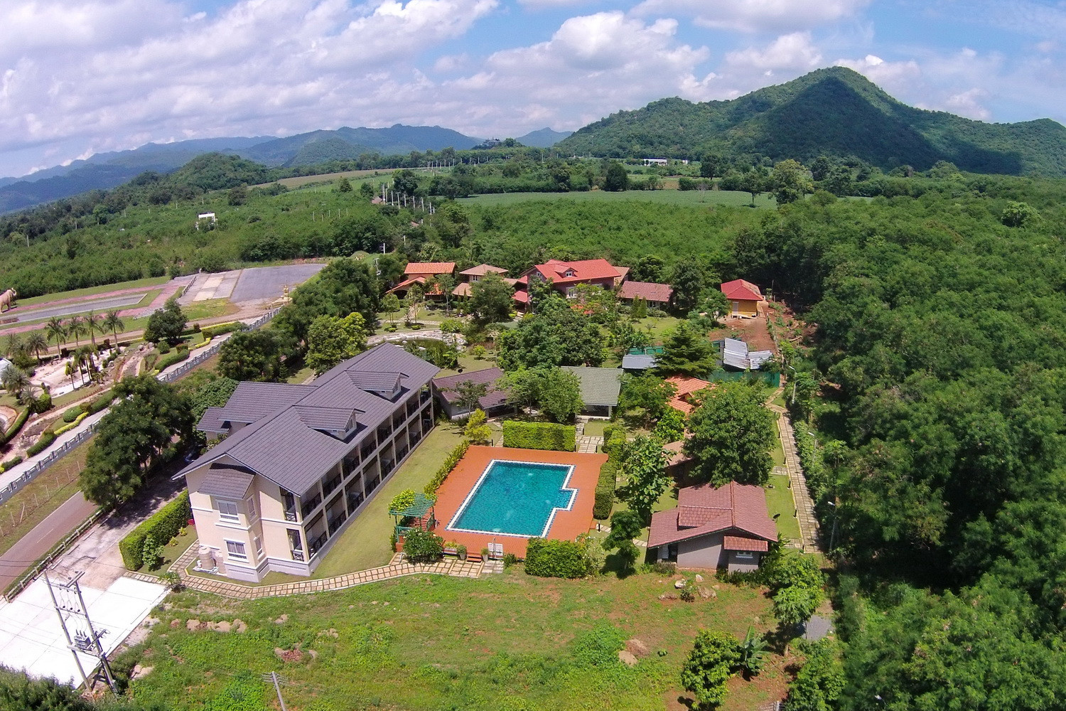 🌳ขายรีสอร์ท เขาใหญ่ ขนาดที่ดิน 6 ไร่ 100 ล้าน มีโรงแรมขนาด 16 ห้อง บ้านพักริมสระว่ายน้ำ 5 หลัง ร้านอาหาร 80 ที่นั่ง 🌳ขายรีสอร์ท เขาใหญ่ ขนาดที่ดิน 6 ไร่ 100 ล้าน มีโรงแรมขนาด 16 ห้อง บ้านพักริมสระว่ายน้ำ 5 หลัง ร้านอาหาร 80 ที่นั่ง
