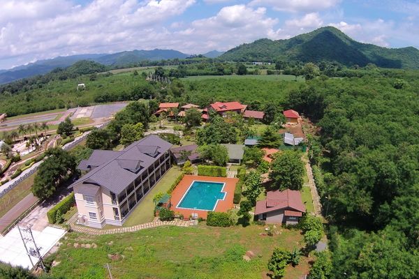 🌳ขายรีสอร์ท เขาใหญ่ ขนาดที่ดิน 6 ไร่ 100 ล้าน มีโรงแรมขนาด 16 ห้อง บ้านพักริมสระว่ายน้ำ 5 หลัง ร้านอาหาร 80 ที่นั่ง