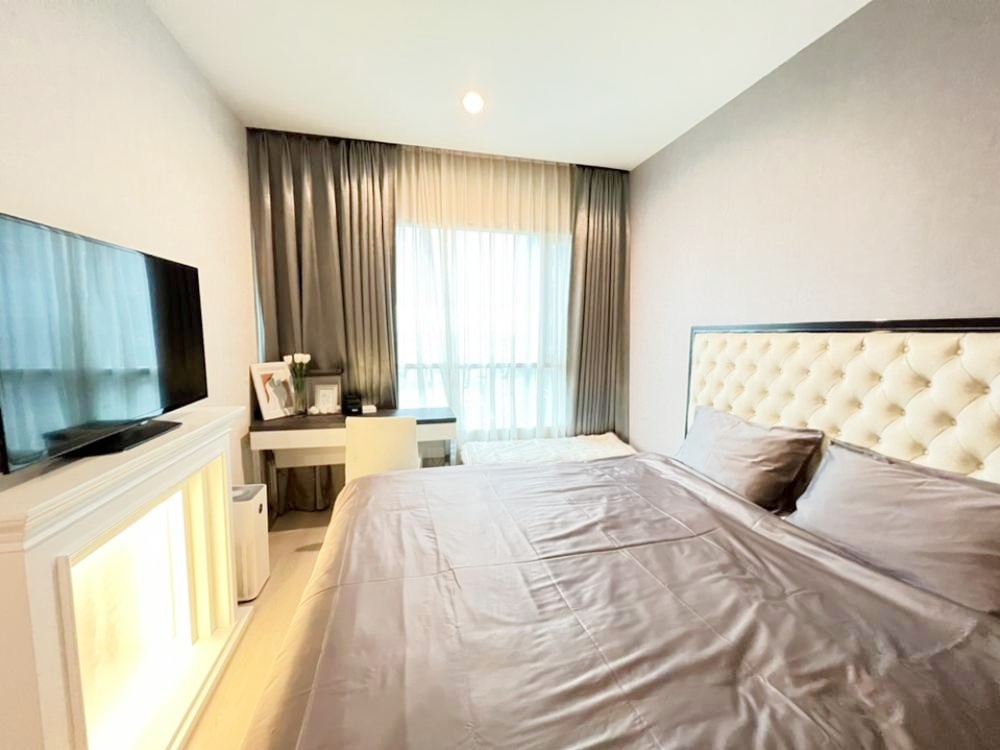 For Sale: Life Ratchadapisek  2 Bedrooms, 2 Bathrooms | 56 sq.m. | 14th Floor 