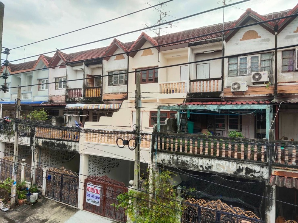 ขายทาวน์เฮ้าส 3 ชั้น สวย  พร้อมอยู่ กู้เต็ม  300เมตรถึง ถนนใหญ่  พิเศษ ไม่มีเงินดาวน์   พร้อมเข้าอยู่ได้เลย  ผ่อนเดือนละ 6,500 บาท   – รูปที่ 2