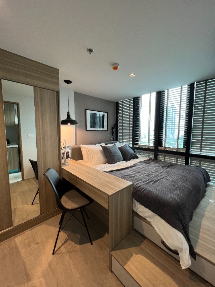 Rent Altitude Unicorn Sathorn-Tha Phra, next to BTS Talat Phlu, 2 bedrooms, pool view, new loft room, outstanding decoration, fully furnished, washing machine, refrigerator, microwave, electric, good price