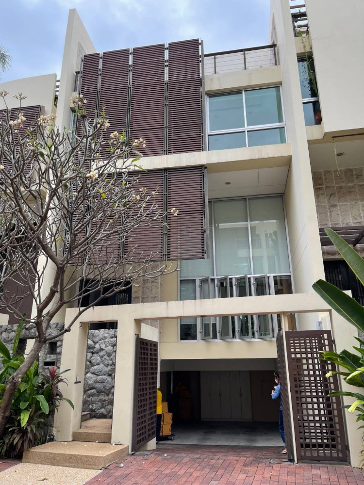 The Lofts Sathorn Sathorn soi 1 320sqm. 3bed 3bath 36,000,000 Am: 0656199198 The Lofts Sathorn Sathorn soi 1 320sqm. 3bed 3bath 36,000,000 Am: 0656199198