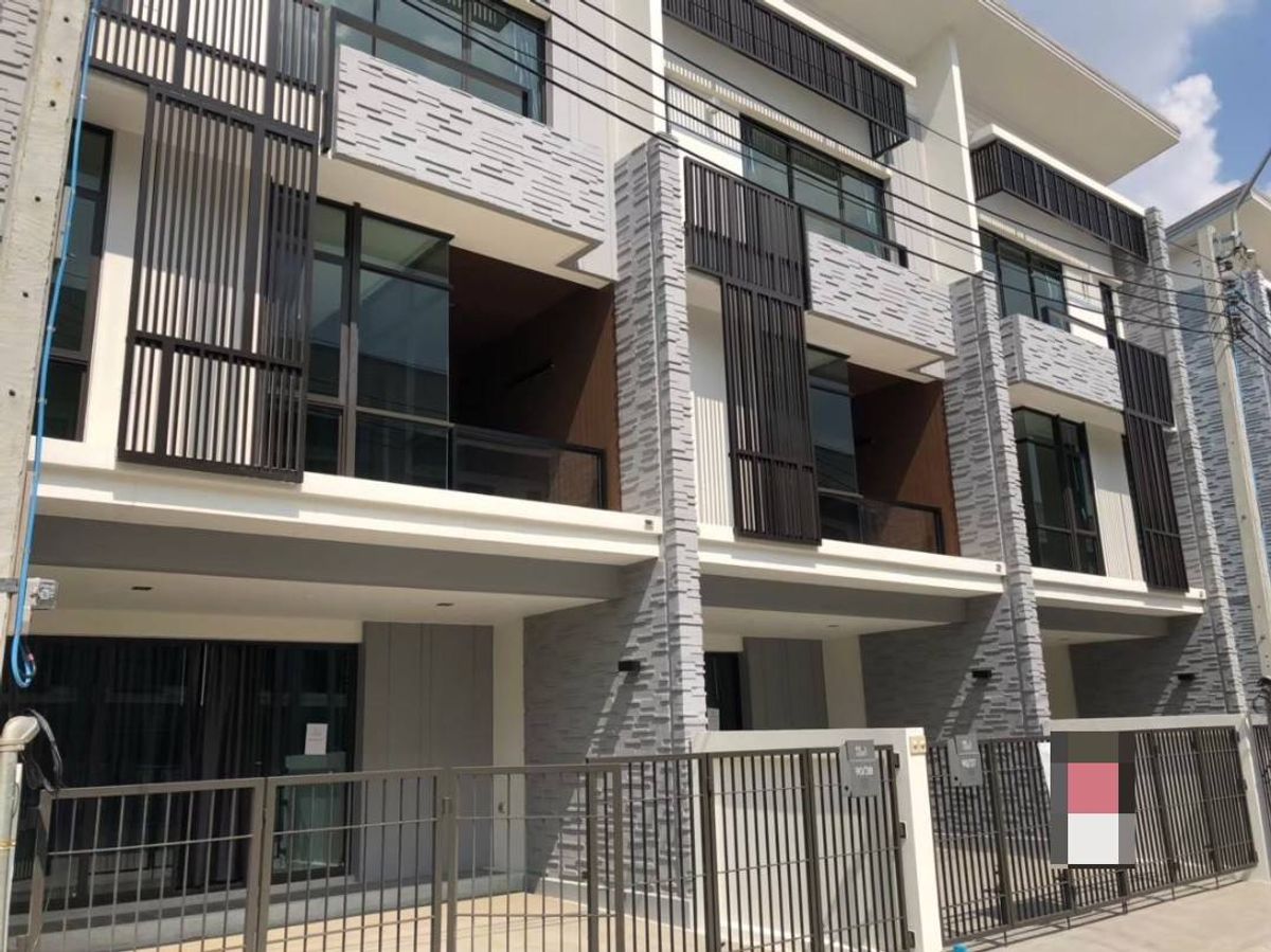 ทาวน์โฮมเพล็กซ์ บางนา PLEX BANGNA ติดถนนบางนา สวย เหมาะอยู่อาศัย และทำ Office ทาวน์โฮมเพล็กซ์ บางนา PLEX BANGNA ติดถนนบางนา สวย เหมาะอยู่อาศัย และทำ Office