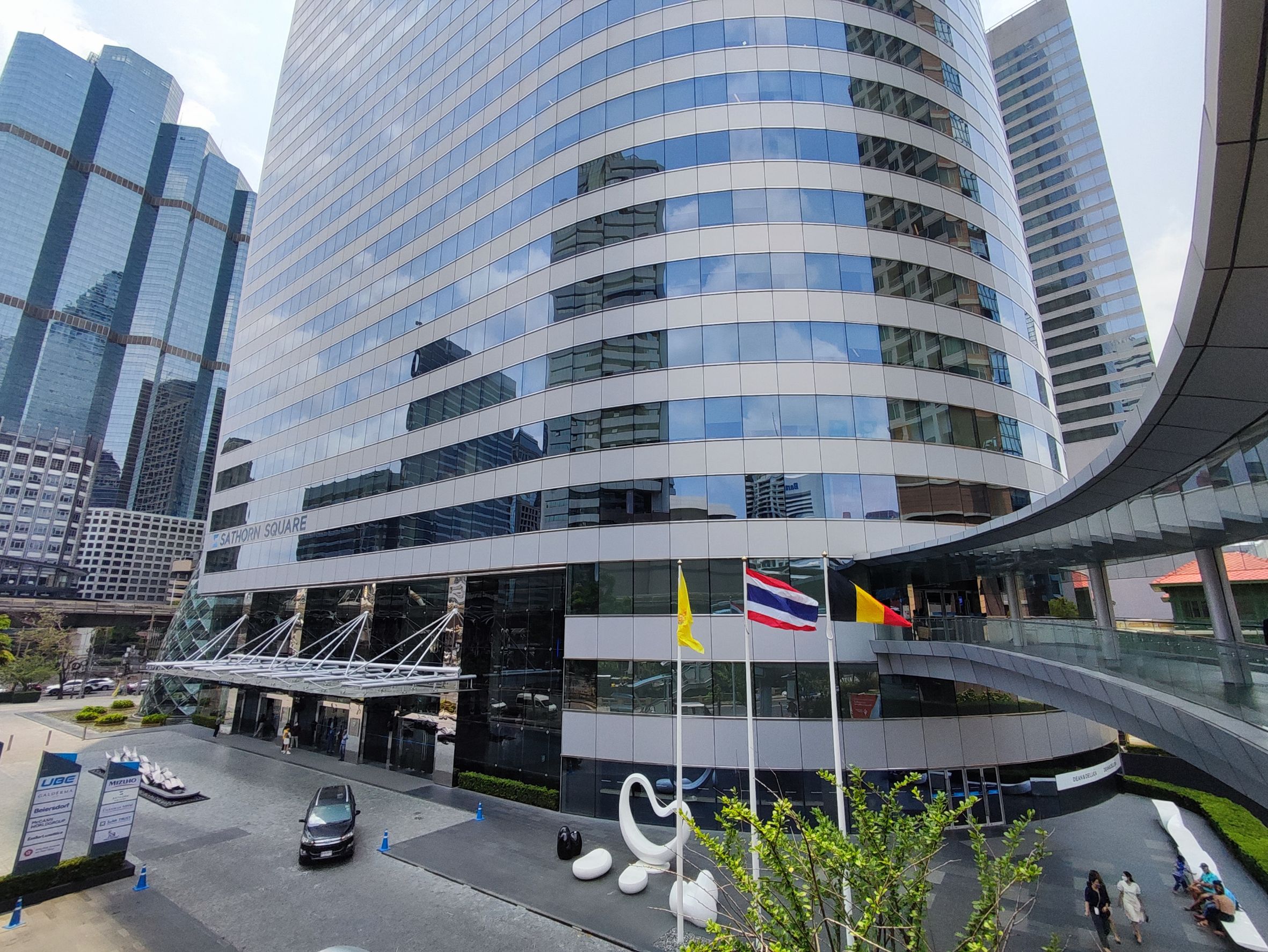 Bangkok Office For Rent Sathorn Serviced Office Sathorn Square Office Building Fully-Furnished For 1 - 50 Workstations closed to BTS Chongnonsi, Sathorn, Silom Bangkok Office For Rent Sathorn Serviced Office Sathorn Square Office Building Fully-Furnished For 1 - 50 Workstations closed to BTS Chongnonsi, Sathorn, Silom