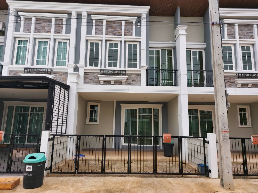 ขายทาว์นโฮม โกลเด้นทาวน์ ศิริราช-ราชพฤกษ์ 19.2 ตร.ว 2 ชั้น 4 นอน 3 น้ำ 2 จอด ใกล้รถไฟฟ้า MRT สถานีไฟฉาย และสถานีบางขุนนท์ ขายทาว์นโฮม โกลเด้นทาวน์ ศิริราช-ราชพฤกษ์ 19.2 ตร.ว 2 ชั้น 4 นอน 3 น้ำ 2 จอด ใกล้รถไฟฟ้า MRT สถานีไฟฉาย และสถานีบางขุนนท์