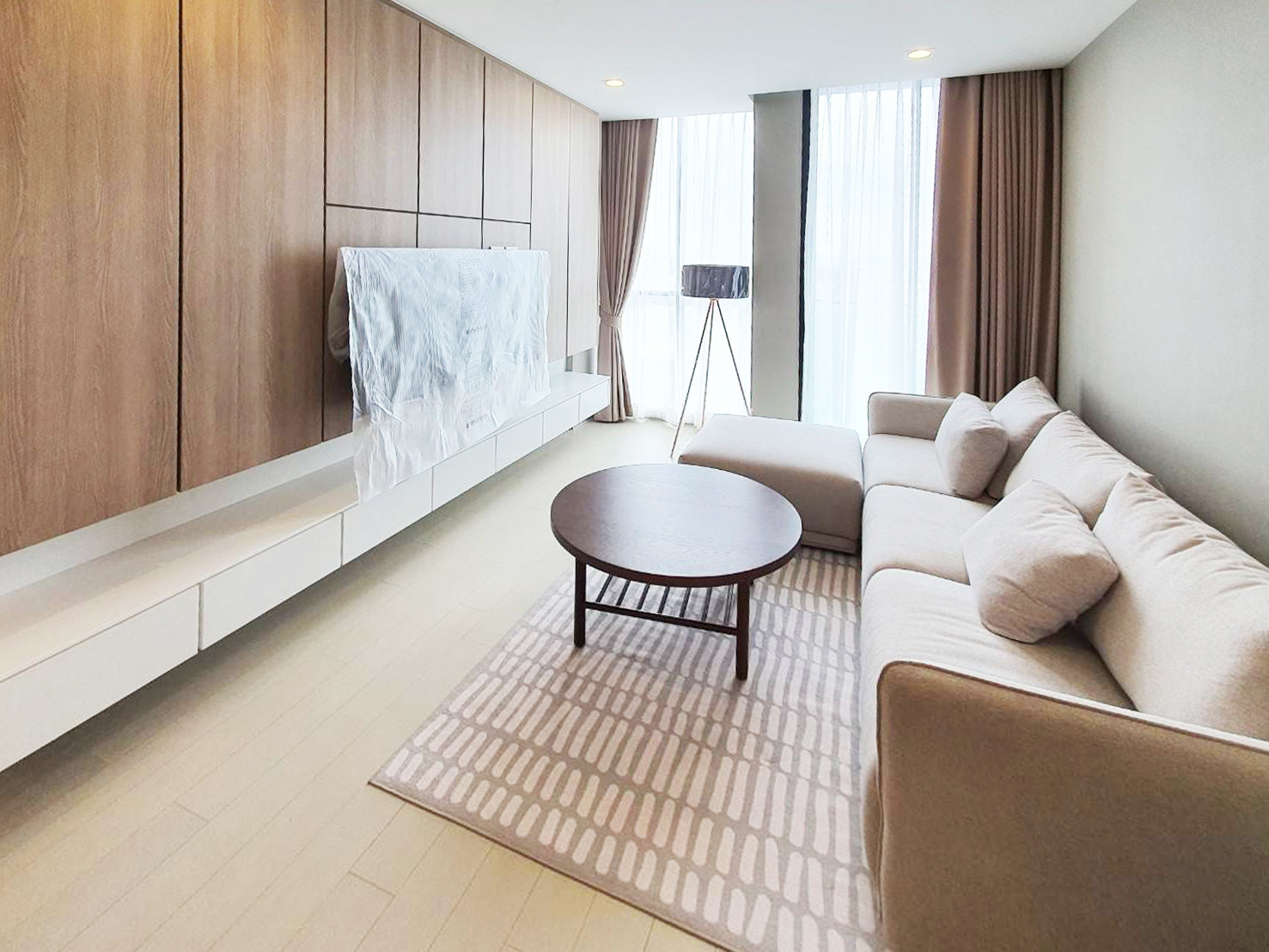 🔥16 MB🔥- Nice Decorate 1 Bed Unit on Super High Fl.40+(Unblock View) Perfect Location Next to BTS Phloen Chit at Noble Ploenchit Condo / Condo For Sale 🔥16 MB🔥- Nice Decorate 1 Bed Unit on Super High Fl.40+(Unblock View) Perfect Location Next to BTS Phloen Chit at Noble Ploenchit Condo / Condo For Sale