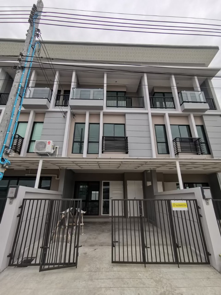 sss369 Townhome for sale Time Home 2 Suan Luang-On Nut Time Home 2 Suanluang-Onnut Office on Kanchanaphisek Road.