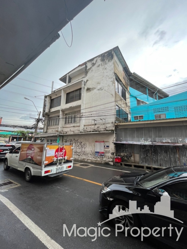 Commercial Building on Main Road For Sale in Sukhumvit 71, Watthana, Bangkok Commercial Building on Main Road For Sale in Sukhumvit 71, Watthana, Bangkok