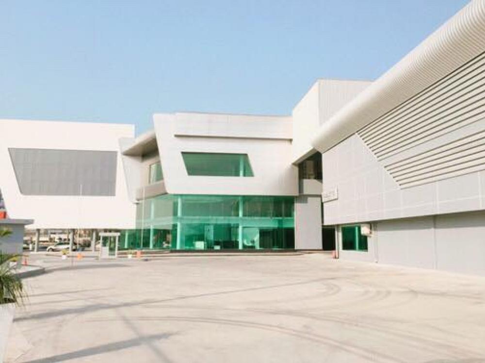 Rent a car showroom on Sukhumvit Road, 7-2-55 rai, near Amata Nakorn City, Chonburi, 11,000 sq m, very good condition