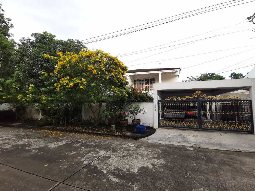 Panya Village Pattanakarn 30  128sqwah 26,000,000 Am: 0656199198