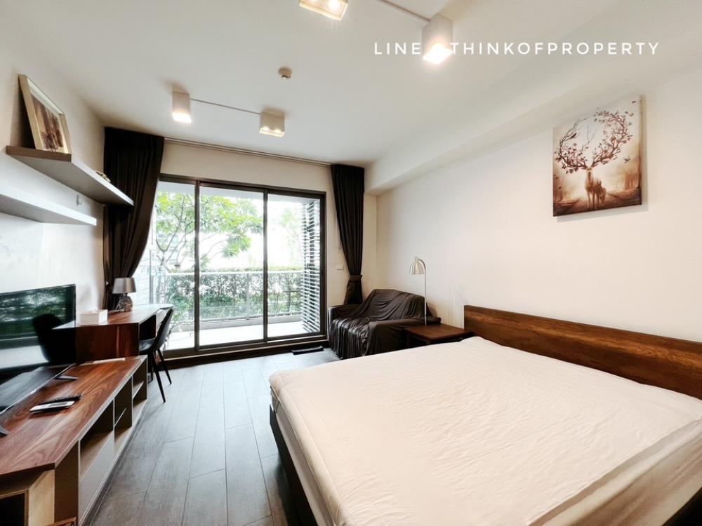 [] for rent The Lofts Ekkamai 33sqm, large unit, beautiful garden-view unit, at BTS Ekkamai. Agent welcome.