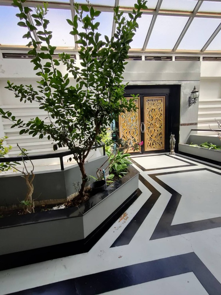 Luxury penthouse rivee view for rent Luxury penthouse rivee view for rent