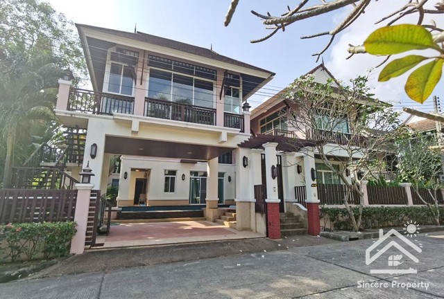 House for sale, Lanna style pool villa, Tarapura, on the edge of Nong Kho Reservoir. Near the airport, a small, luxury house in the heart of Sriracha. House for sale, Lanna style pool villa, Tarapura, on the edge of Nong Kho Reservoir. Near the airport, a small, luxury house in the heart of Sriracha.