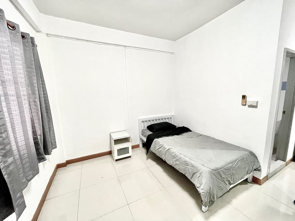 Clean room, minimal style, size 20 sq m. (Samut Prakan) Clean room, minimal style, size 20 sq m. (Samut Prakan)