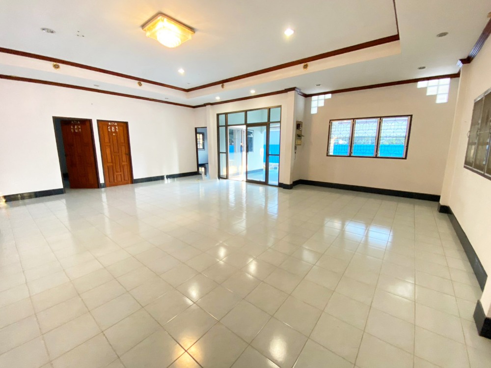 บ้านเดี่ยว 4 ห้องนอน จอดรถได้ 8 คัน ห้องครัวใหญ่มาก พื้นที่ 165 ตร.ว. – รูปที่ 3