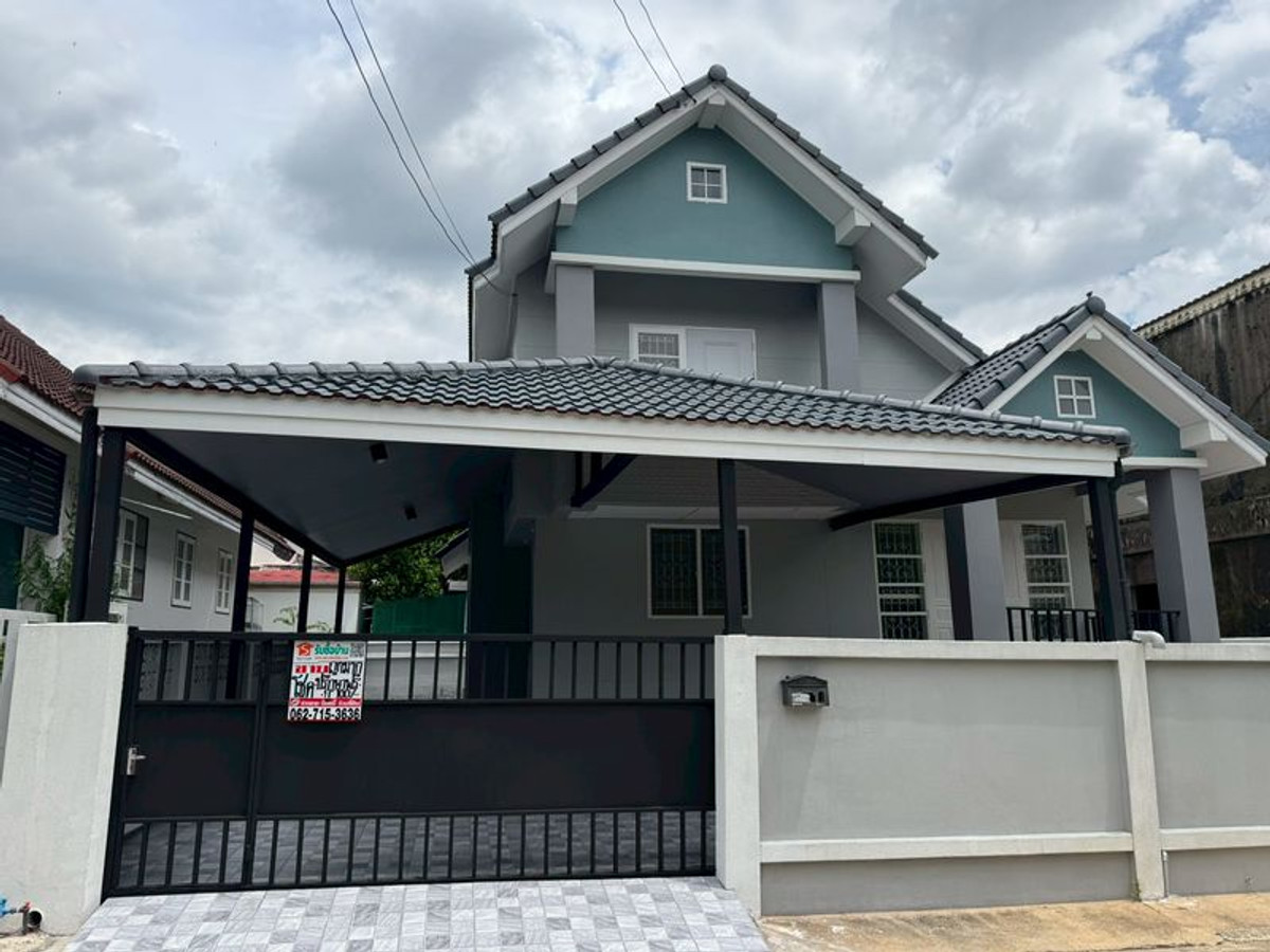 Selling below appraisal, 2-storey detached house, 50 square wah, Prapawan Home Village, Soi Suwinthawong 28, with 3 bedrooms, 2 bathrooms.