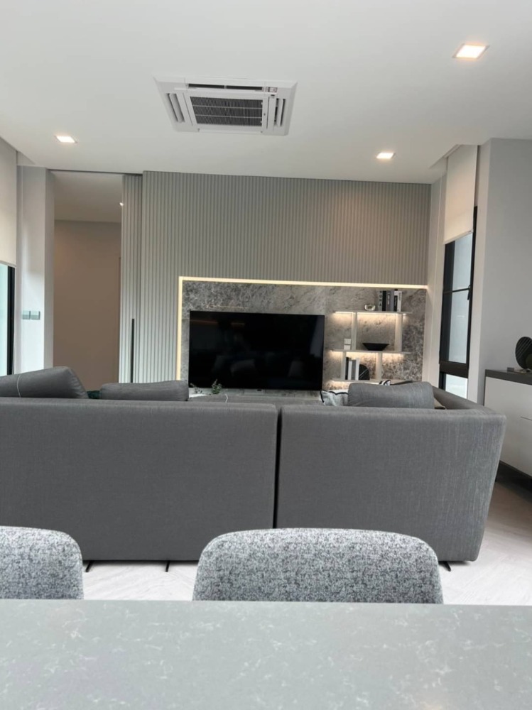 Nantawan Rama9-Krungthep Kreetha for  sale