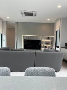 Nantawan Rama9-Krungthep Kreetha for  sale