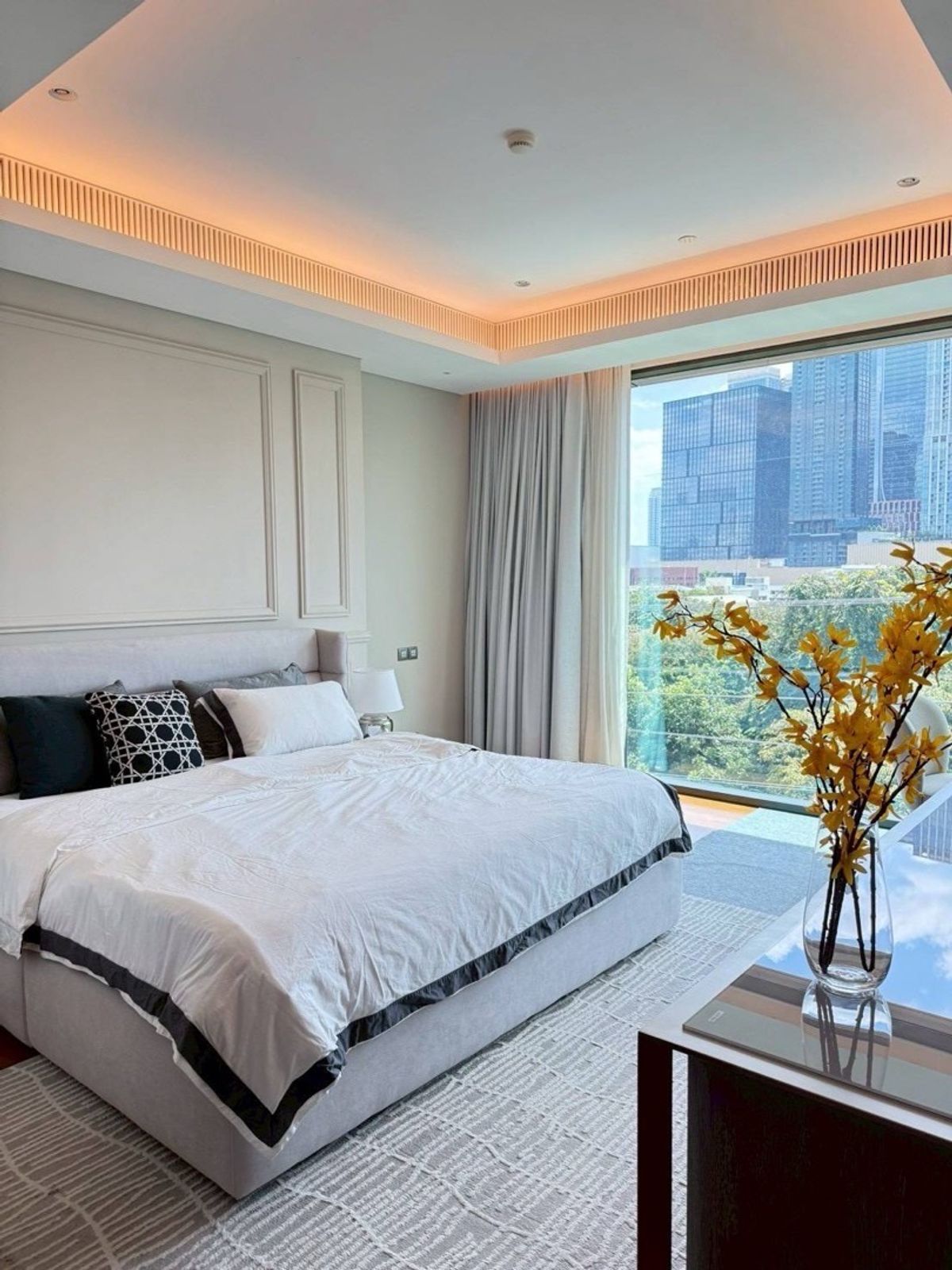 ++Urgent sale++ Sindhorn Tonson** 1 bedroom, size 86.45 sq m., ready to move in, beautifully decorated. – รูปที่ 3