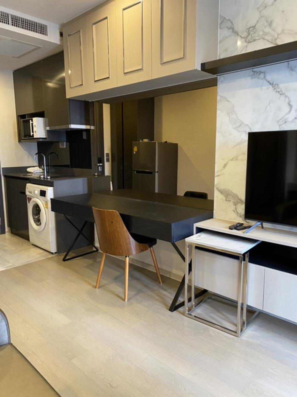 Ashton Asoke Condo for RENT for rent ** Ashton Asoke Rama 9 @25,000 baht/month Call 096-2615656 Very spacious room, 37 sq m.