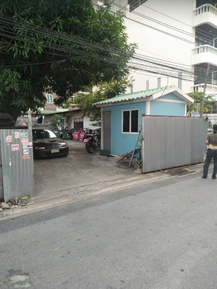 Urgent sale!!! Beautiful land, Pracharat Bamphen 7, Intersection 6, 45 square wah, price 7.5 million baht, can build a 4-storey building ( sells by himself, can negotiate, hurry up to sell) Urgent sale!!! Beautiful land, Pracharat Bamphen 7, Intersection 6, 45 square wah, price 7.5 million baht, can build a 4-storey building ( sells by himself, can negotiate, hurry up to sell)