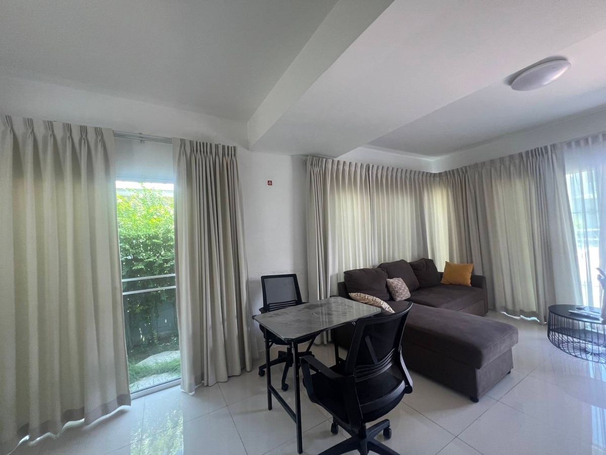 House for rent, VILLAGGIO Bangna, European-style village in the middle of the valley with a large lake near Assumption University (ABAC)!!