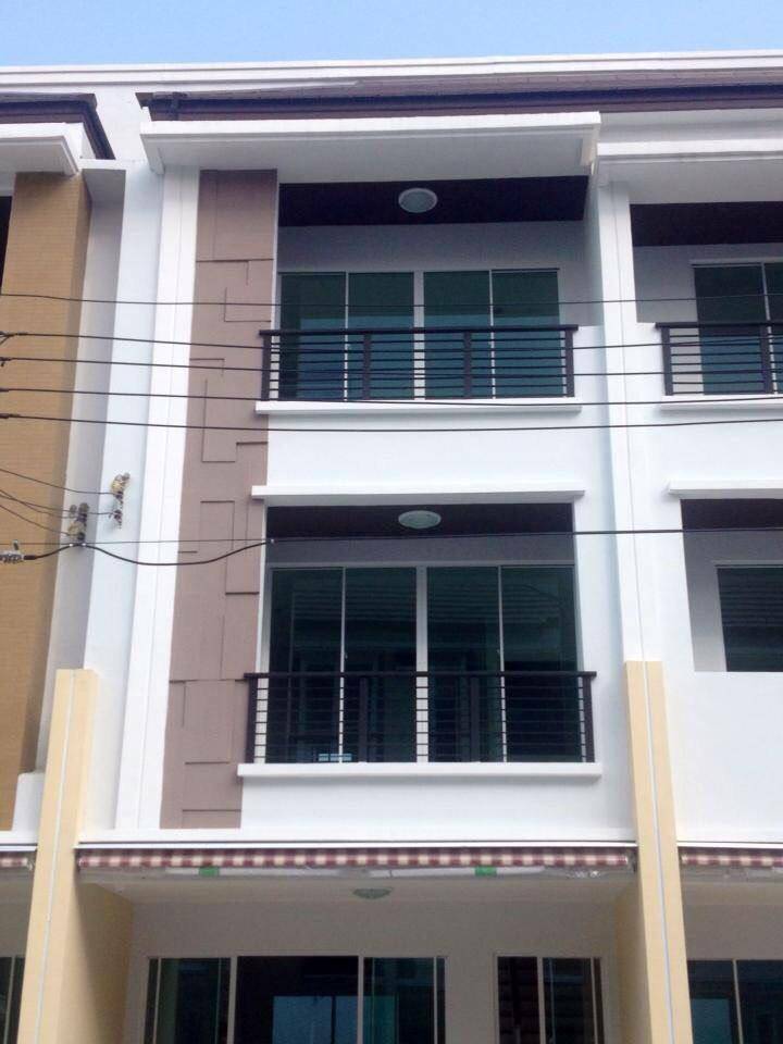 Baan Klang Muang Sathorn Taksin 2, near BTS Wutthakat, 450 meters, 167 sq m. Baan Klang Muang Sathorn Taksin 2, near BTS Wutthakat, 450 meters, 167 sq m.