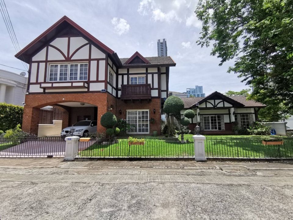 luxury house สุขุมวิท 79 พื้นที่ 133 ตารางวา 5นาทีถึง BTS อ่อนนุช luxury house สุขุมวิท 79 พื้นที่ 133 ตารางวา 5นาทีถึง BTS อ่อนนุช