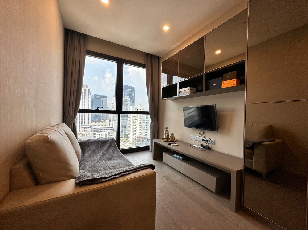 🔥Best Deal, the cheapest price in the building!! 🔥 @Ashton Asoke (34 sq m.), 1 bedroom, 1 bathroom Fully furnished + electric, ready to move in, beautiful room as in the picture You can make an appointment to see the room. 🔥Best Deal, the cheapest price in the building!! 🔥 @Ashton Asoke (34 sq m.), 1 bedroom, 1 bathroom Fully furnished + electric, ready to move in, beautiful room as in the picture You can make an appointment to see the room.