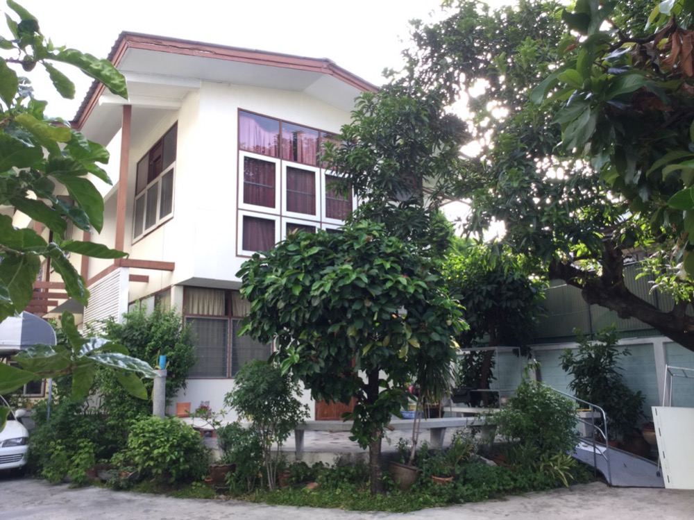 บ้านพร้อมที่ดิน ถนน จันทน์ 17 ประมาณ 100 เมตร บนเนื้อที่ 100 ตารางวา บ้านพร้อมที่ดิน ถนน จันทน์ 17 ประมาณ 100 เมตร บนเนื้อที่ 100 ตารางวา
