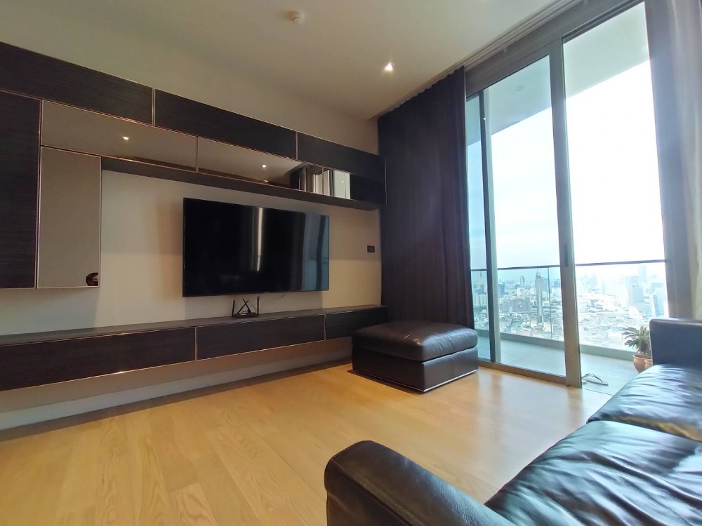 Luxury Condo 2 Bedrooms for rent at Magnolias Waterfront Residences