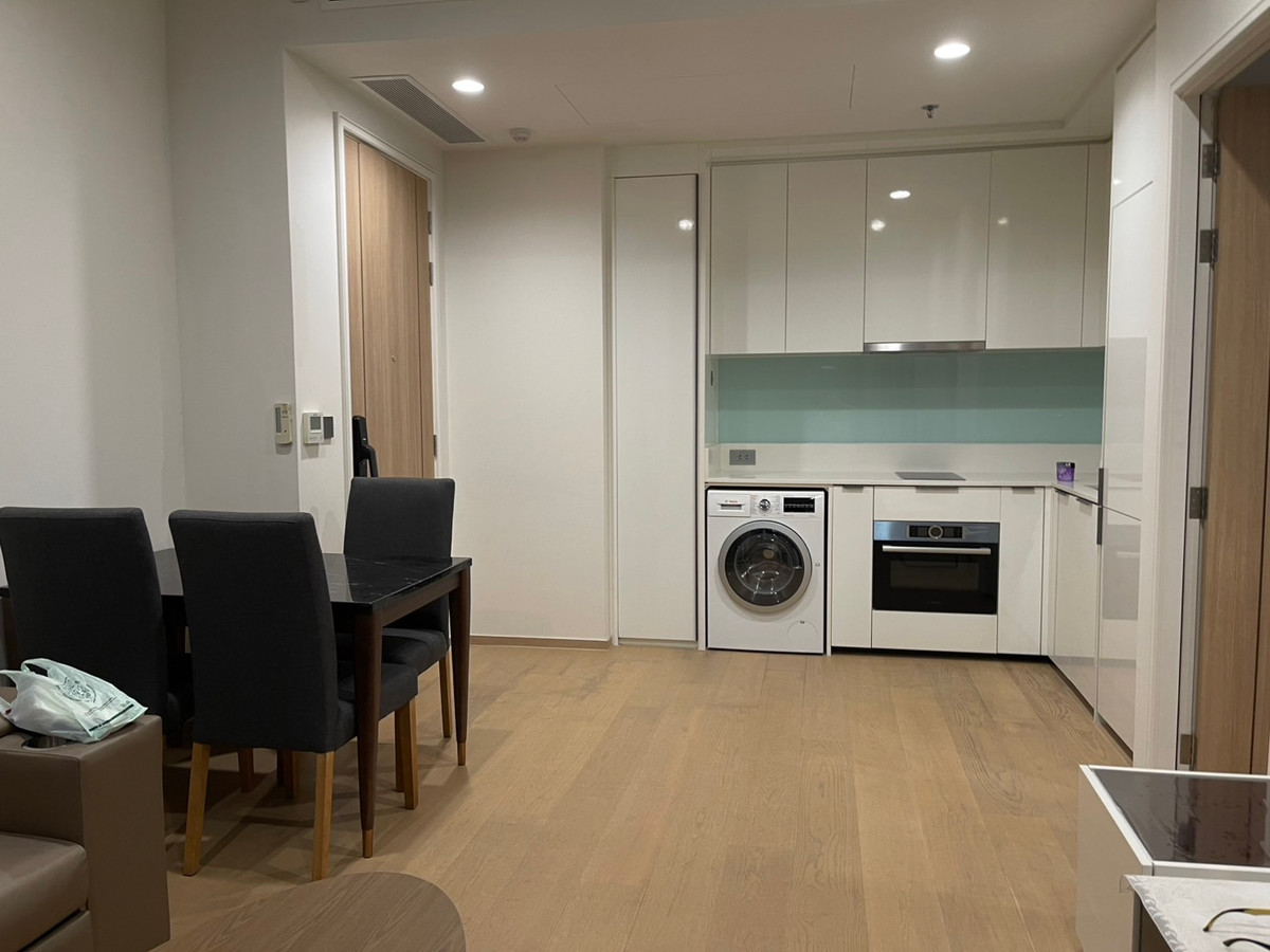 Anil Sathorn 12 Room for Rent 1B1B Corner Room