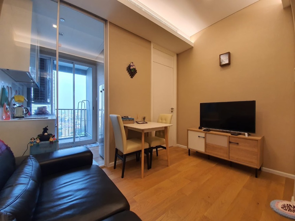 Condo for RENT : The Saint Residences Size : 30 Sqm. Floor: 21st Condo for RENT : The Saint Residences Size : 30 Sqm. Floor: 21st