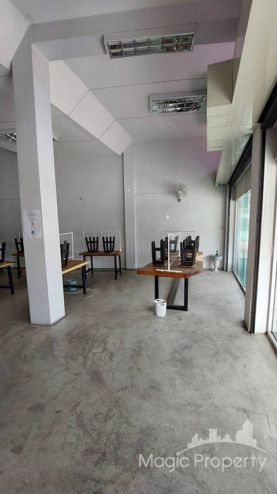 Commercial Building 5Fl For Sale on Ramkhamhaeng Road, Suan Luang, Bkk Commercial Building 5Fl For Sale on Ramkhamhaeng Road, Suan Luang, Bkk