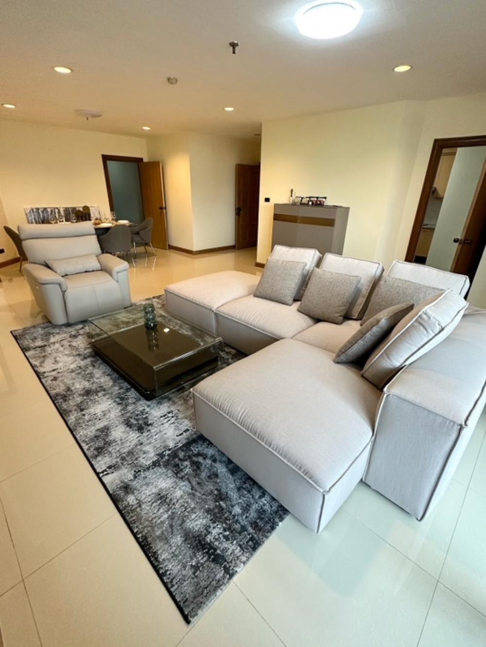 (พร้อมเข้าอยู่)ให้เช่า Condo 3ห้องนอน2ห้องน้ำ 55th Tower Thonglor 164.85 ตรม. เดิน 5 นาที จาก BTS ทองหล่อ ชั้น 7 วิวถนนทองหล่อ เฟอร์นิเจอร์ครบ