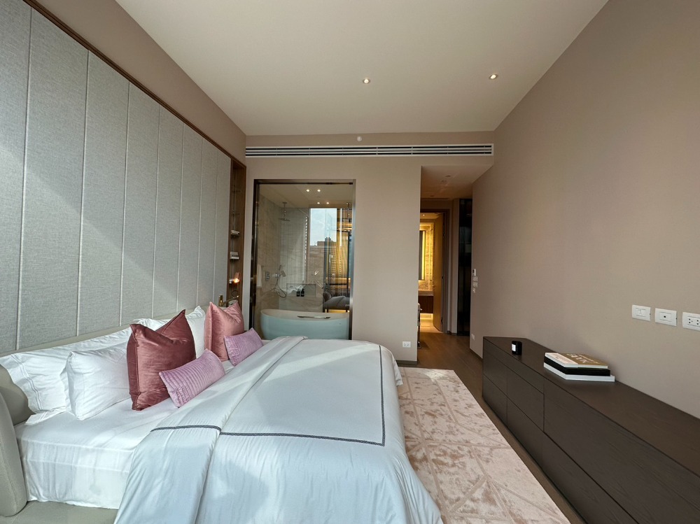 2 Bedrooms at Scope Langsuan For Sale